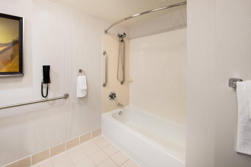 اتاق استاندارد با تخت بزرگ, Courtyard By Marriott Oakland Airport