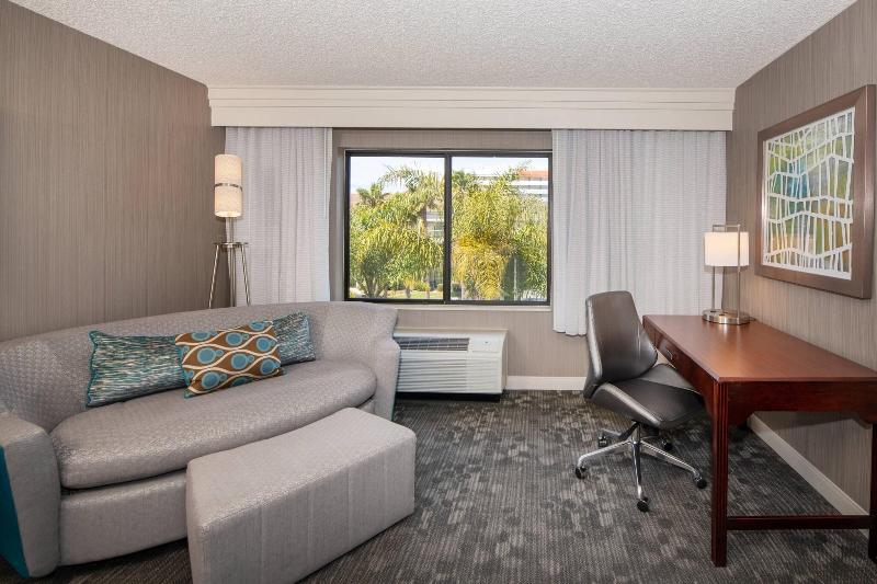 اتاق استاندارد با تخت بزرگ, Courtyard By Marriott Oakland Airport