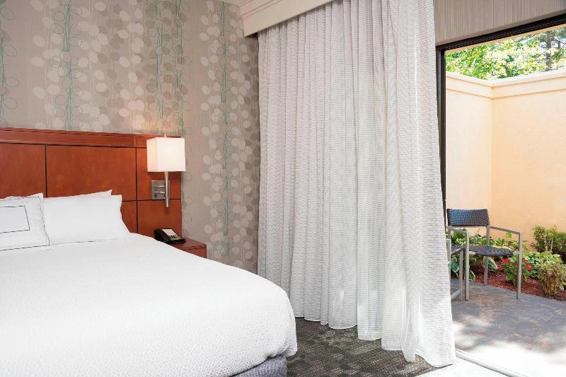 اتاق استاندارد با تخت بزرگ, Courtyard By Marriott Traverse City