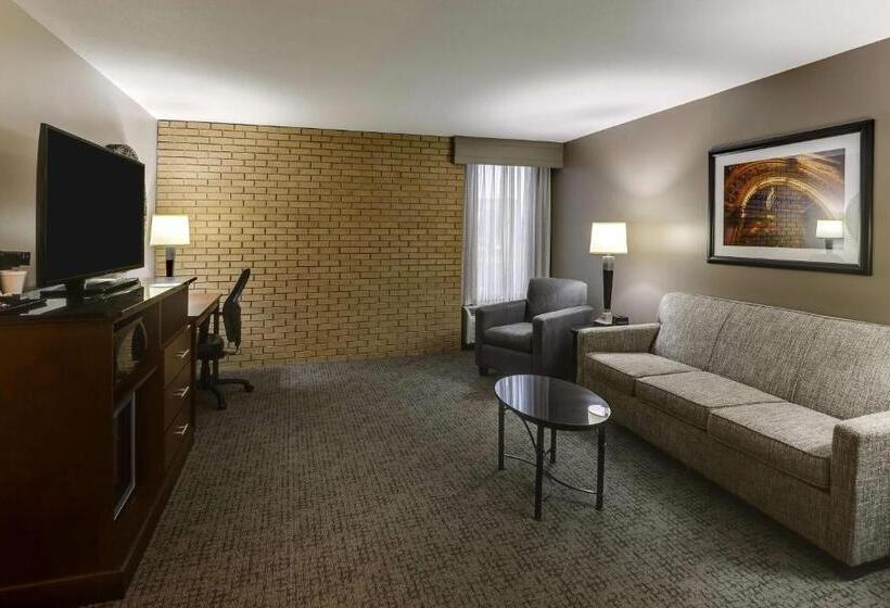 Suite, Drury Inn & Suites Columbus Dublin