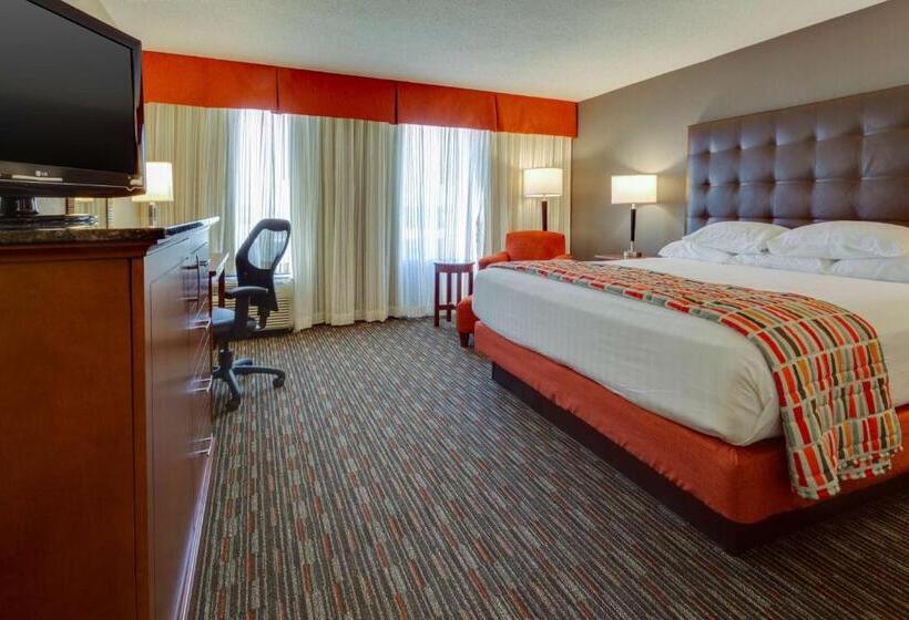 Deluxe Room King Size Bed, Drury Inn & Suites Memphis Southaven