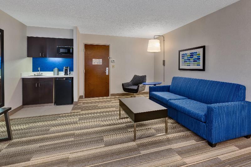 Suite Queen Bed, Holiday Inn Express And Suites Blacksburg University Area