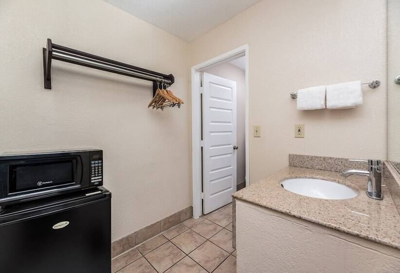 اتاق لوکس, Red Roof Inn Stockton