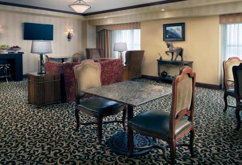 اتاق کلاب, Renaissance Tulsa Hotel & Convention Center