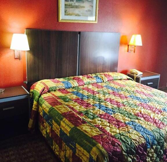 اتاق استاندارد با تخت بزرگ, Scottish Inn & Suites Hobby Airport