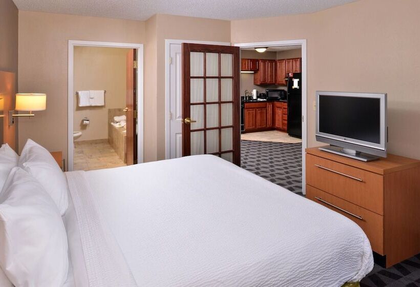 سوییت, Towneplace Suites Detroit Warren