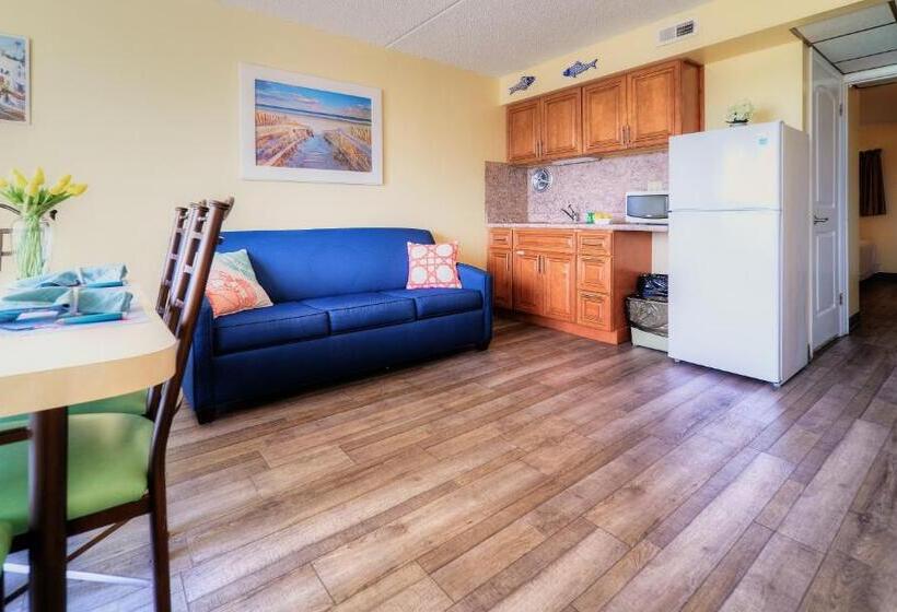 Suite Queen Bed, Acacia Beachfront Resort