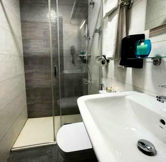 اتاق استاندارد, Hostal Paco´s