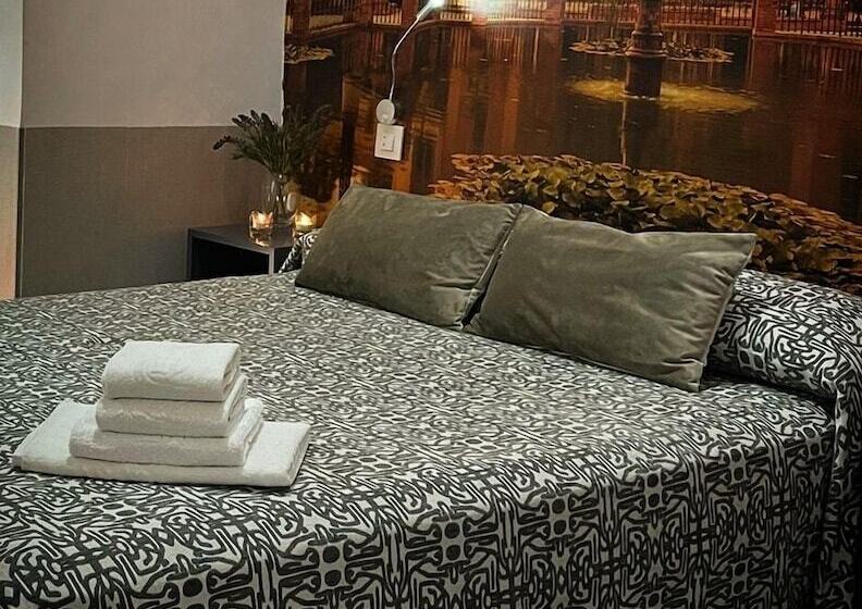 اتاق استاندارد, Hostal Paco´s