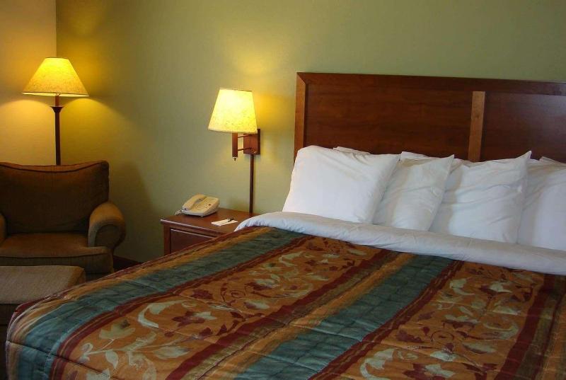 سوییت لوکس, Americinn By Wyndham Kewanee