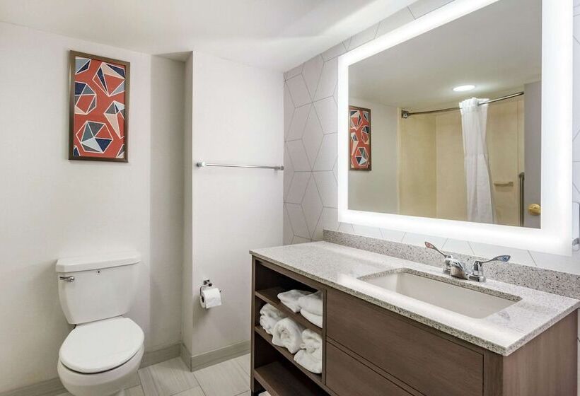 سوئیت با وان آب گرم, Comfort Suites Ocean City West