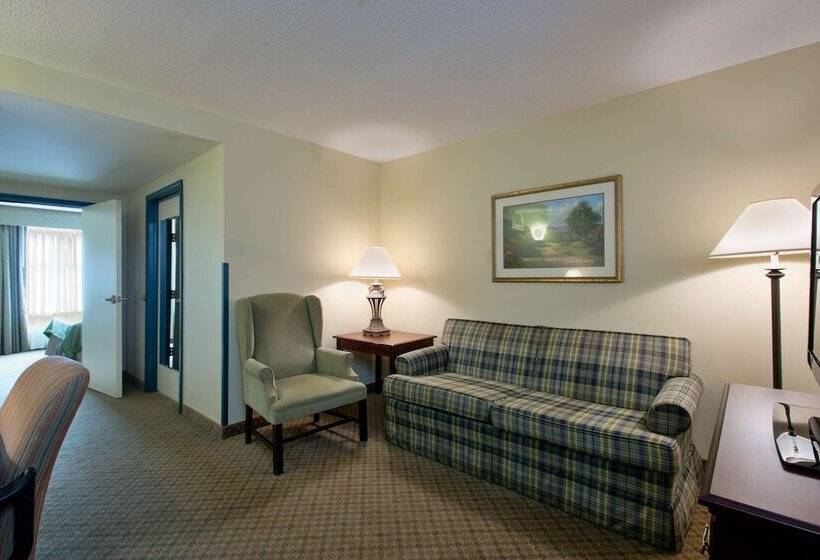 Suite Adapted for people with reduced mobility, Country Inn & Suites By Radisson, Newport News South, Va