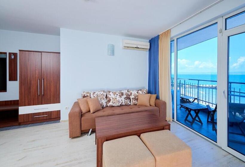 سوییت خانوادگی, Family Hotel Regata