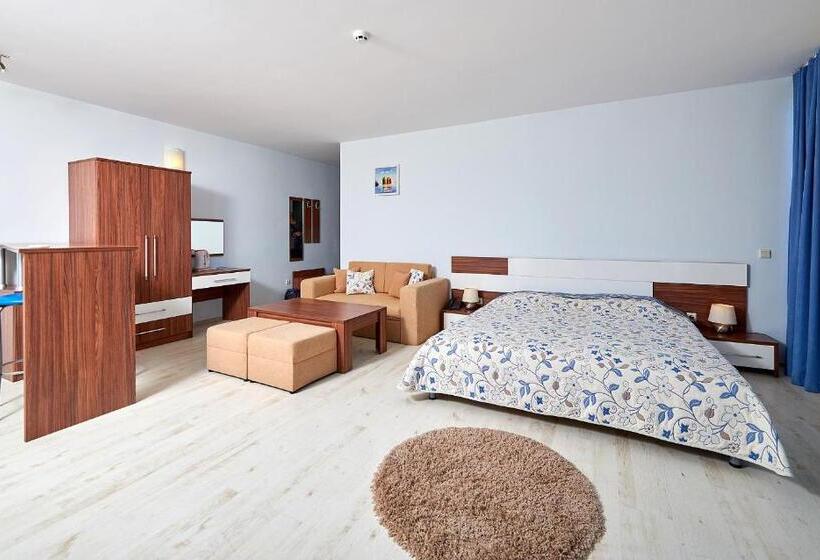 سوییت خانوادگی, Family Hotel Regata