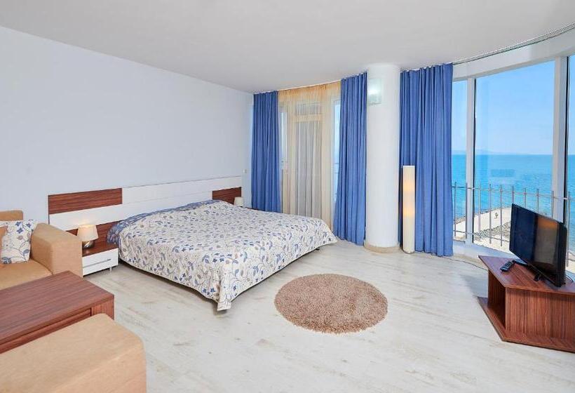 سوییت خانوادگی, Family Hotel Regata