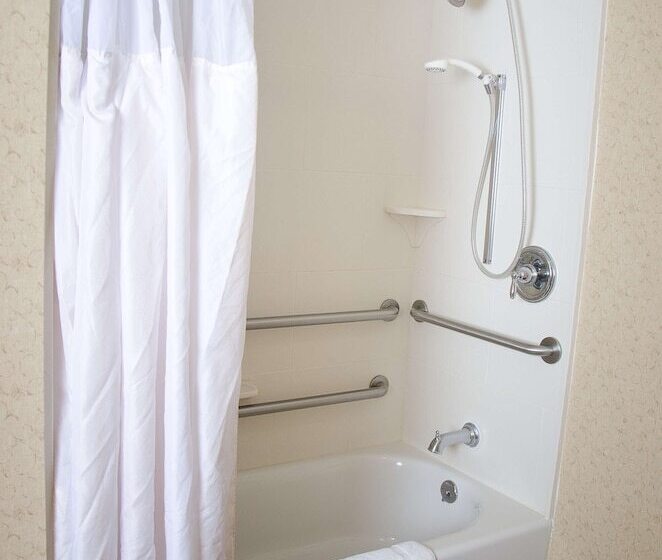 سوئیت برای معلولان, Hilton Garden Inn Watertown/thousand Islands