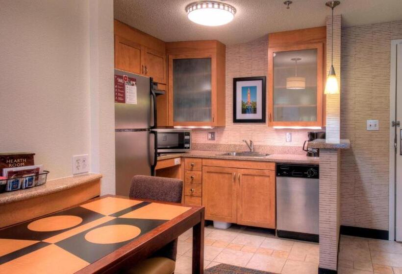 سوییت اجرایی, Residence Inn By Marriott Chapel Hill