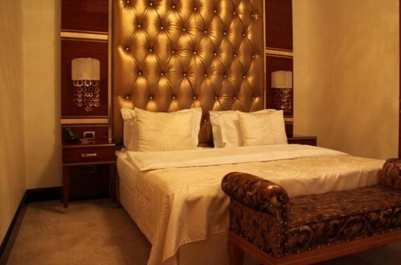 اتاق لوکس, Sapphire