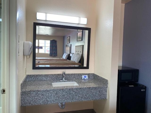 اتاق استاندارد یک نفره, Texas Inn
