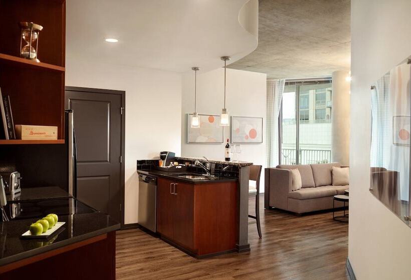 Suite with Balcony, Twelve Midtown, Autograph Collection