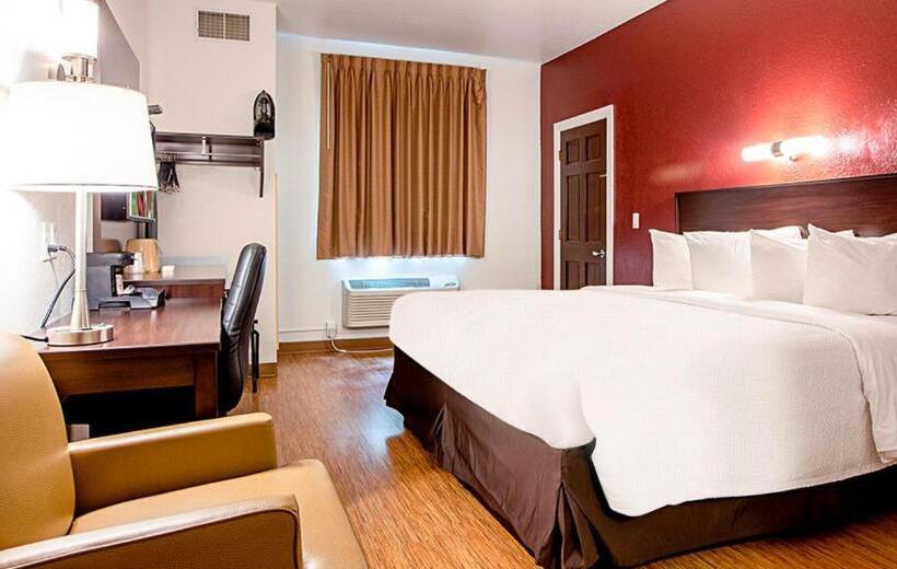 اتاق سوپریور با تخت بزرگ, Seasons Inn Traverse City