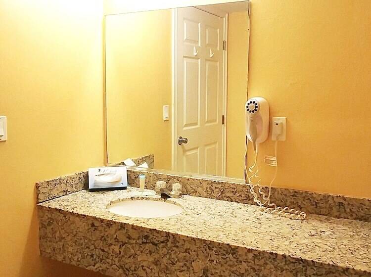 اتاق استاندارد با 2 تخت دوبل, Emerald Shores Hotel   Daytona Beach