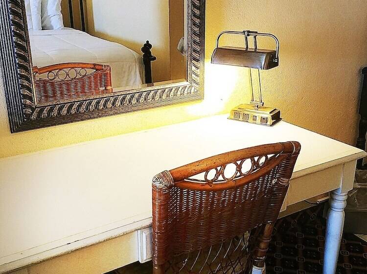 اتاق استاندارد با 2 تخت دوبل, Emerald Shores Hotel   Daytona Beach