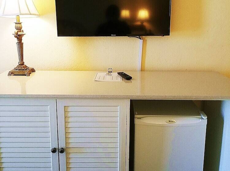 اتاق استاندارد با 2 تخت دوبل, Emerald Shores Hotel   Daytona Beach