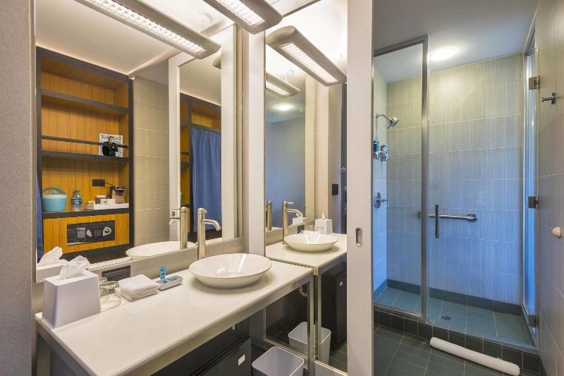اتاق استاندارد با تخت بزرگ, Aloft Portland Airport Hotel At Cascade Station
