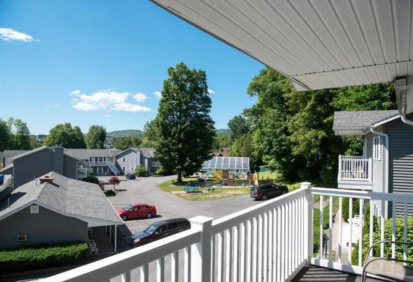 Standaardkamer met 2 Tweepersoonsbedden, Americas Best Value Inn & Suites Lake George