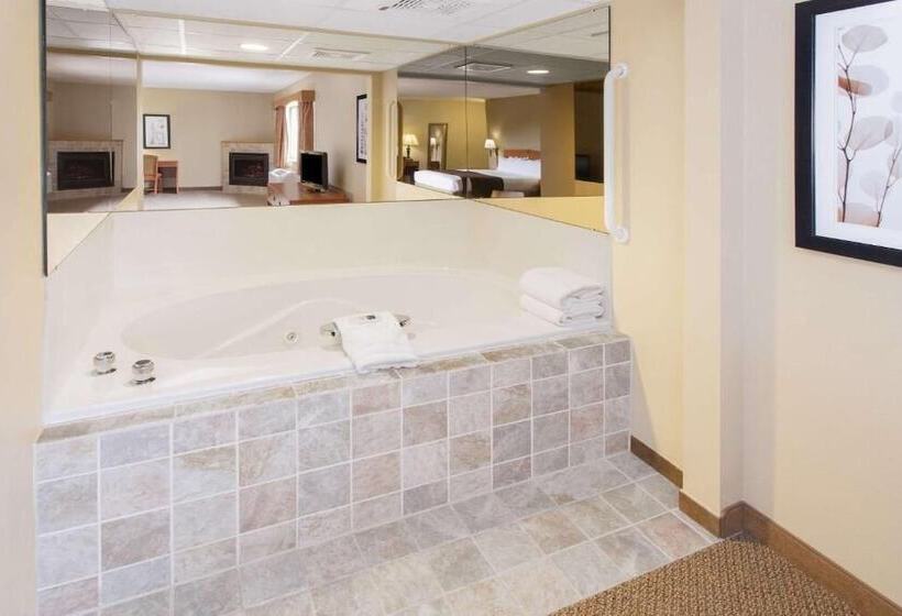 Superior Suite, Americinn By Wyndham Greenville