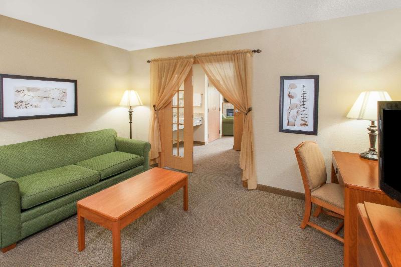 Deluxe Suite King Bed, Americinn By Wyndham Greenville