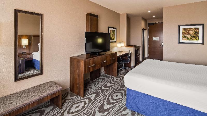 Suite Adapted for people with reduced mobility, Best Western Plus Williston  And Suites