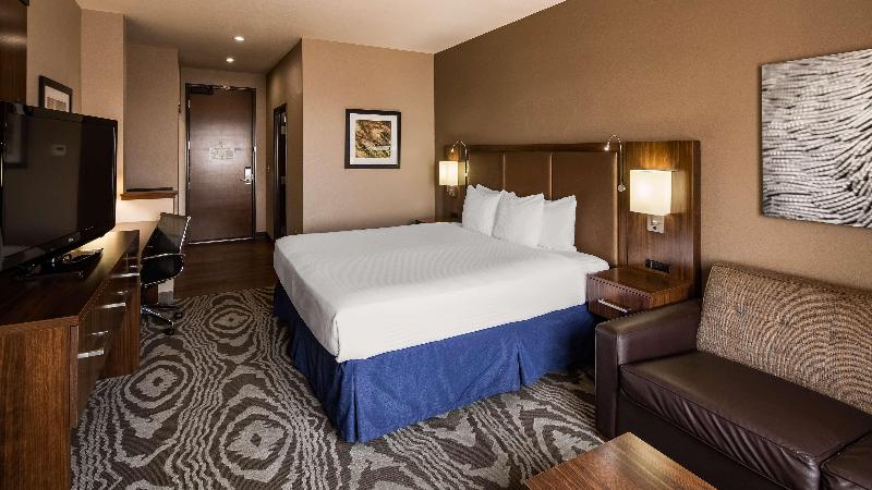 Suite Adapted for people with reduced mobility, Best Western Plus Williston  And Suites