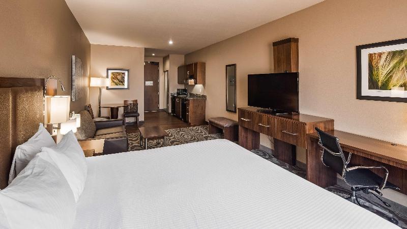 Suite Adapted for people with reduced mobility, Best Western Plus Williston  And Suites