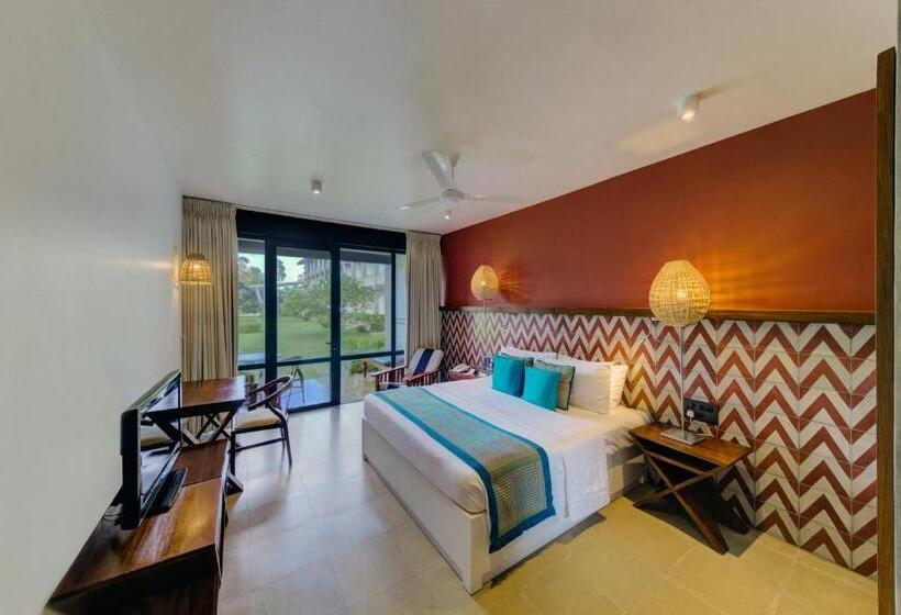 Superior Room with Terrace, Cinnamon Bey Beruwela