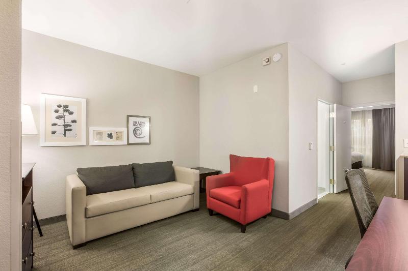 Suite Adapted for people with reduced mobility, Comfort Inn & Suites