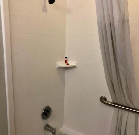اتاق خانوادگی, Days Inn & Suites By Wyndham Lakeland