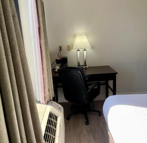 سوئیت 2 خوابه, Days Inn & Suites By Wyndham Lakeland