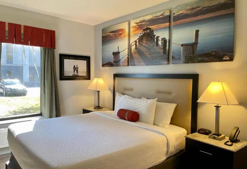 سوئیت با تخت بزرگ, Days Inn & Suites By Wyndham Lakeland