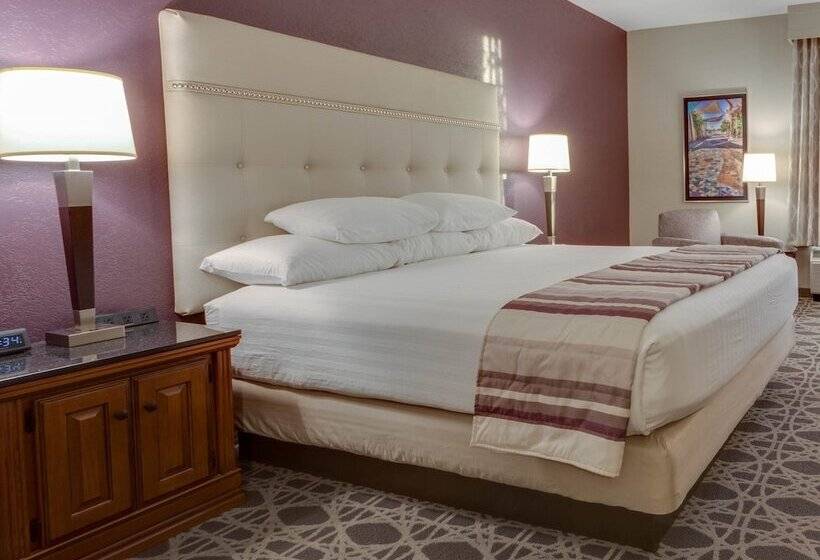 Deluxe Room Adapted for people with reduced mobility, Drury Inn & Suites Las Cruces