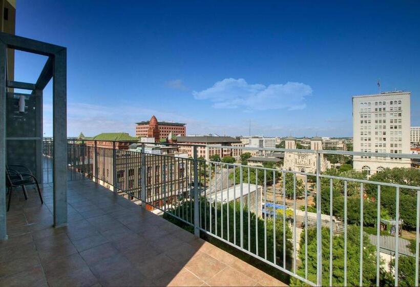 Suite with Balcony, Drury Plaza  San Antonio Riverwalk