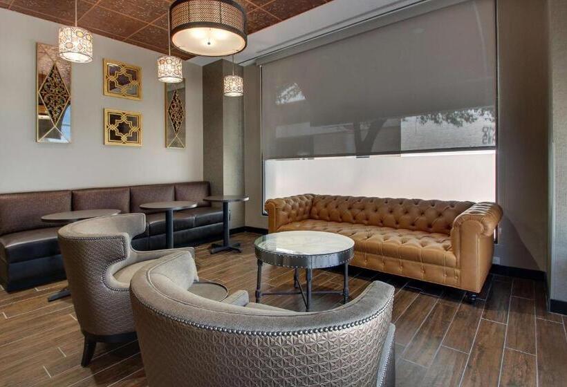 سوئیت برای معلولان, Drury Plaza Hotel San Antonio Riverwalk