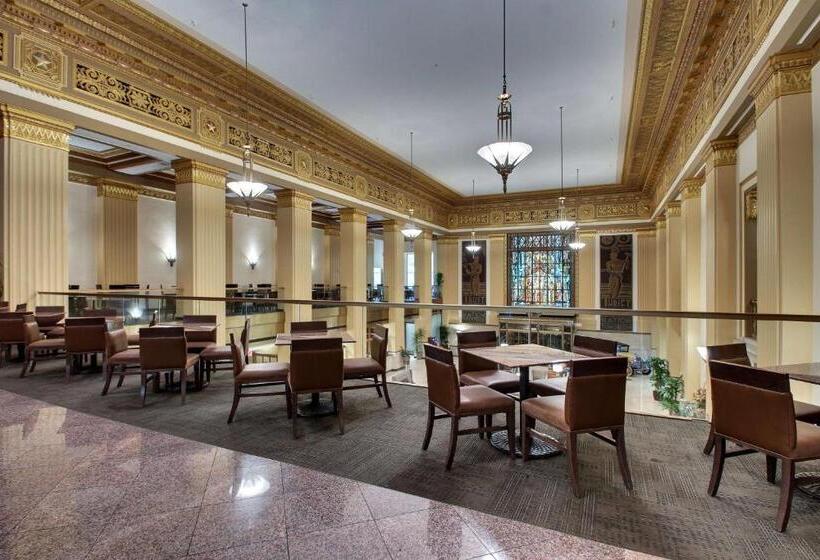 سوئیت با بالکن, Drury Plaza Hotel San Antonio Riverwalk
