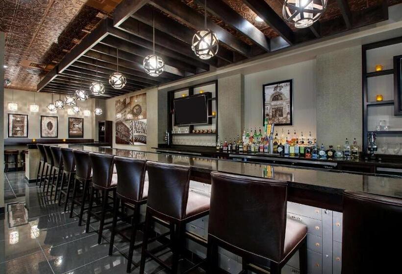 سوئیت برای معلولان, Drury Plaza Hotel San Antonio Riverwalk