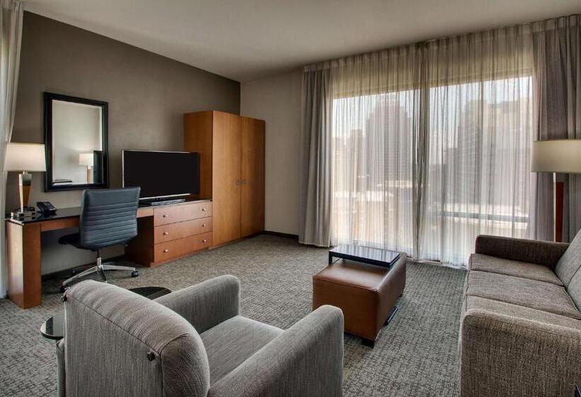 Suite Adapted for people with reduced mobility, Drury Plaza  San Antonio Riverwalk