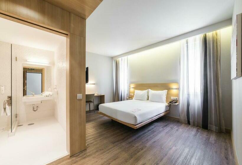 Standard Room Adapted for people with reduced mobility, Moov Hotel Porto Centro