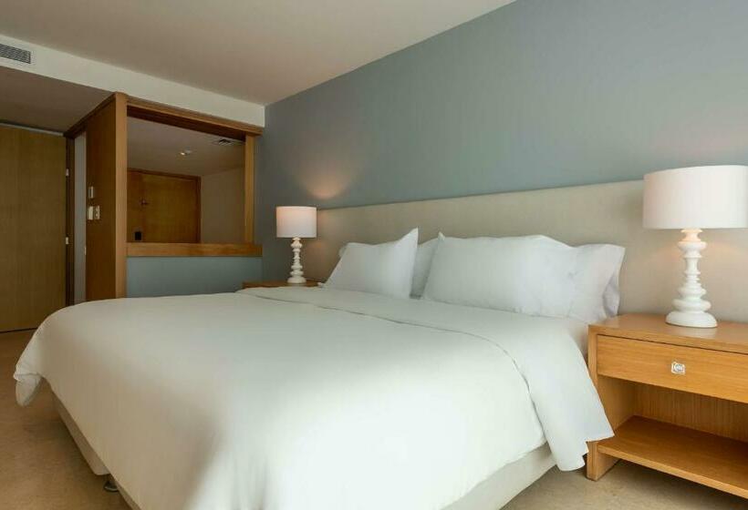 استودیوی استاندارد, Radisson Cartagena Ocean Pavillion