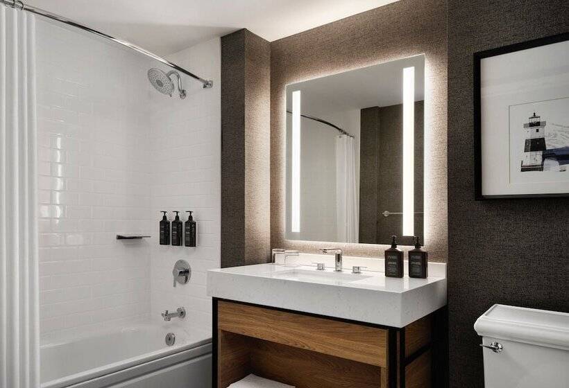 اتاق استاندارد با 2 تخت دوبل, Sheraton Erie Bayfront