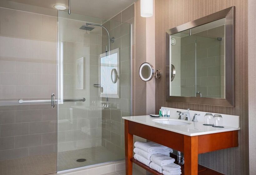 سوئیت کلاب, The Westin Chicago Lombard